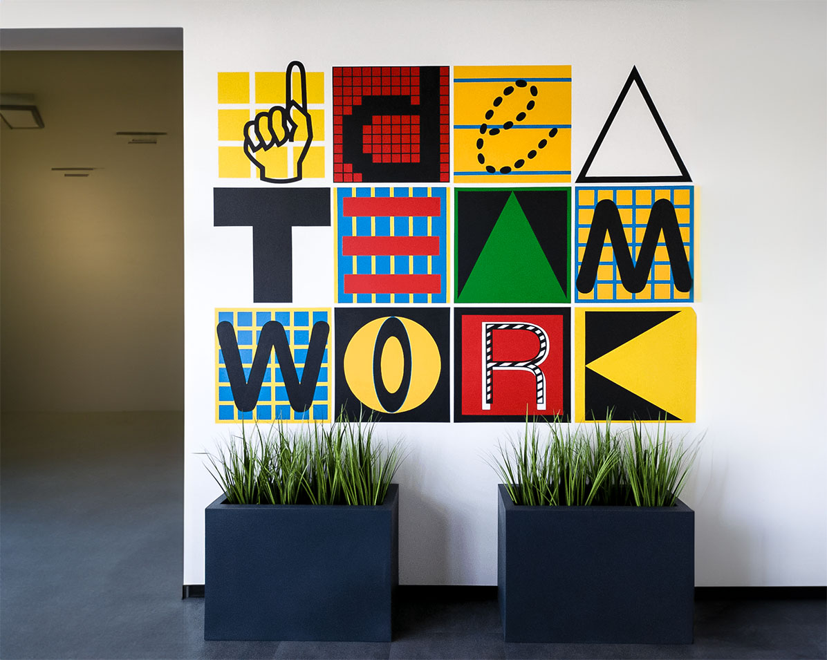 Mural, który inspiruje do współpracy